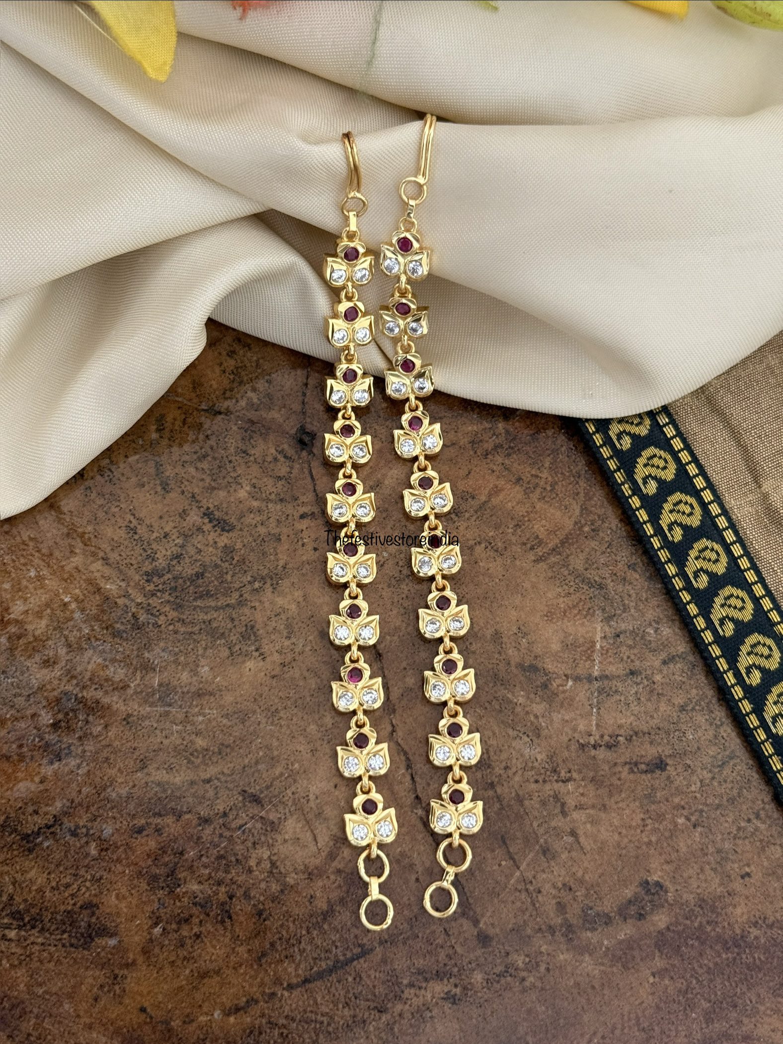Panchaloha white red stone maati - straight | ear chain