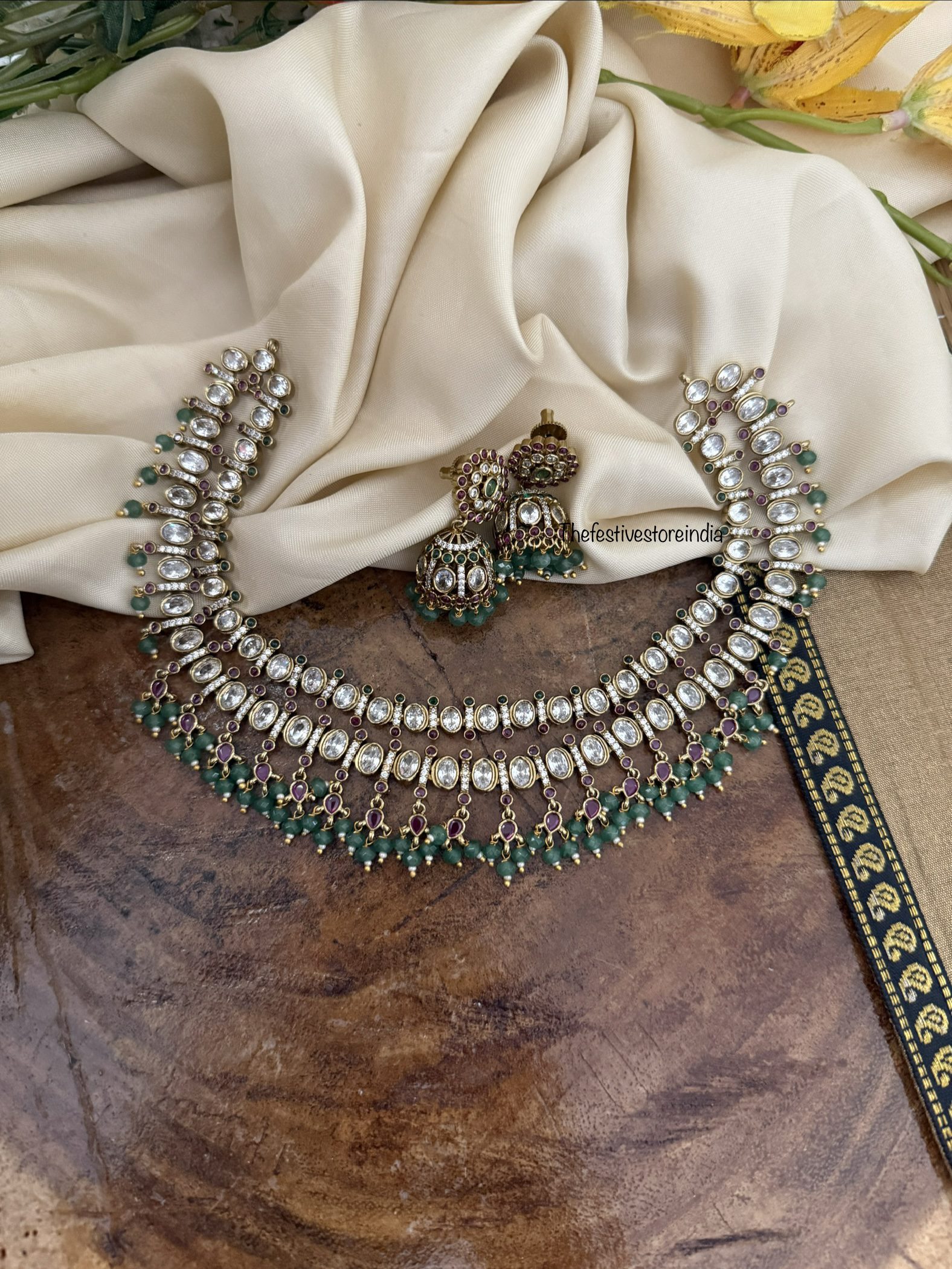 Unique 2 layer Victorian necklace set