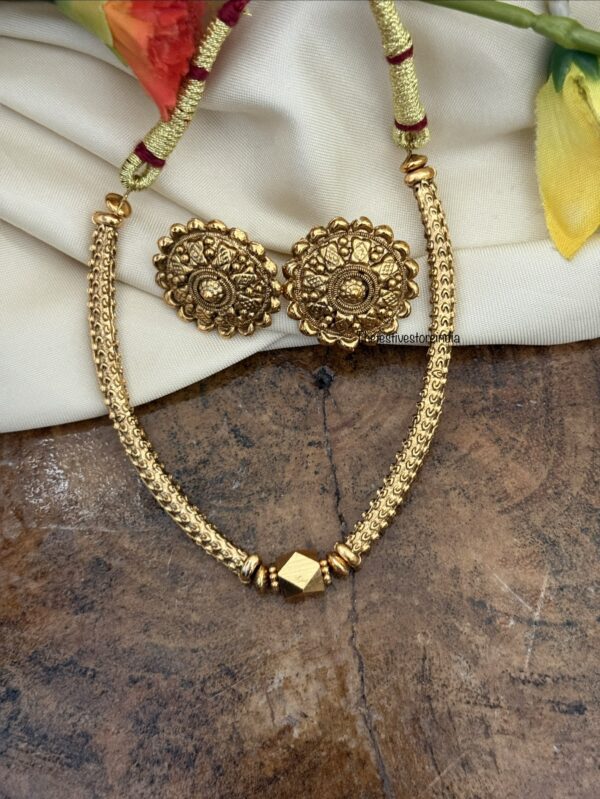 All gold hasli set with Ashtapatti gundu | Thushi
